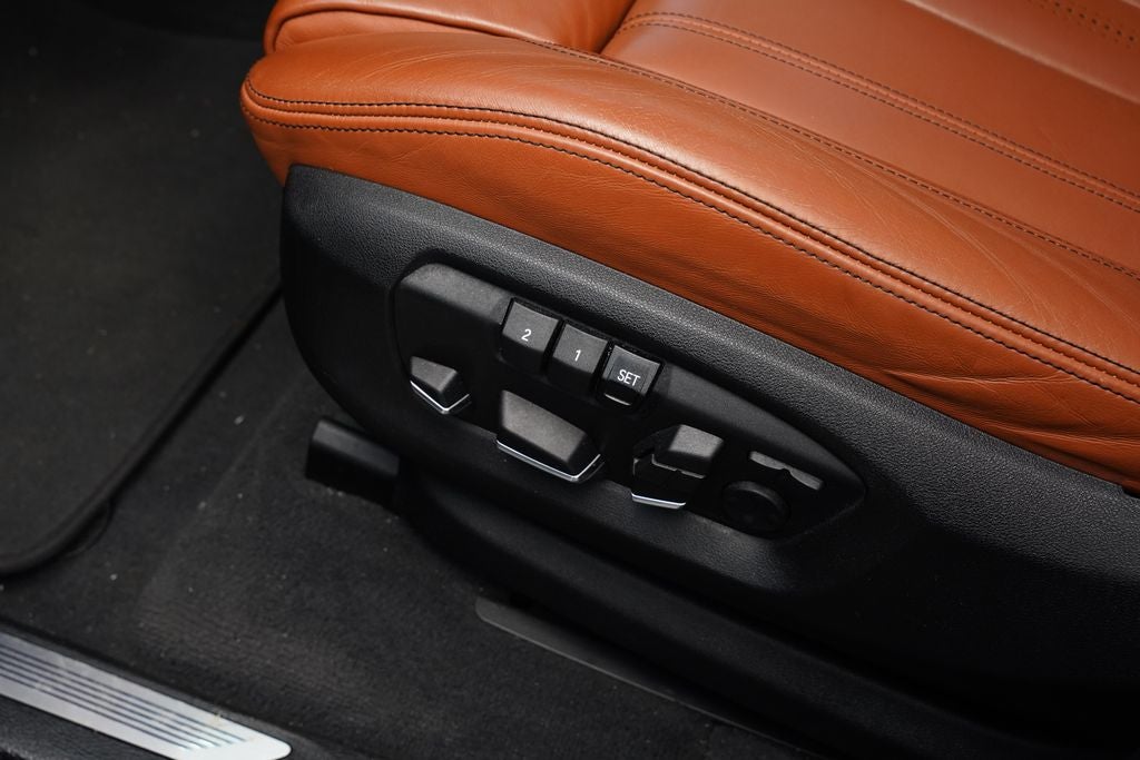 2018 BMW X6 — interior view
