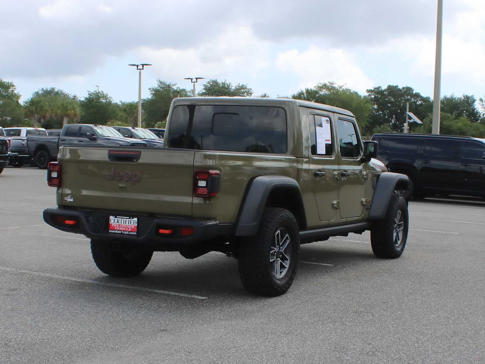 2025 Jeep Gladiator — side profile view