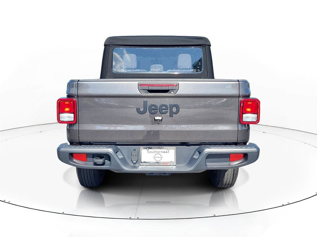 2024 Jeep Gladiator — detail view