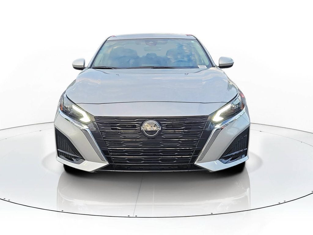 2023 Nissan Altima — side profile view