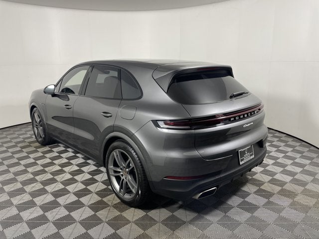 2025 Porsche Cayenne — side profile view