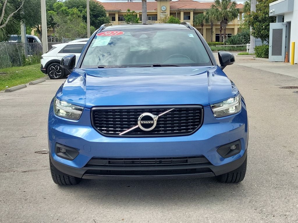 2021 Volvo XC40 R-Design in Bursting Blue Metallic — front three-quarter view