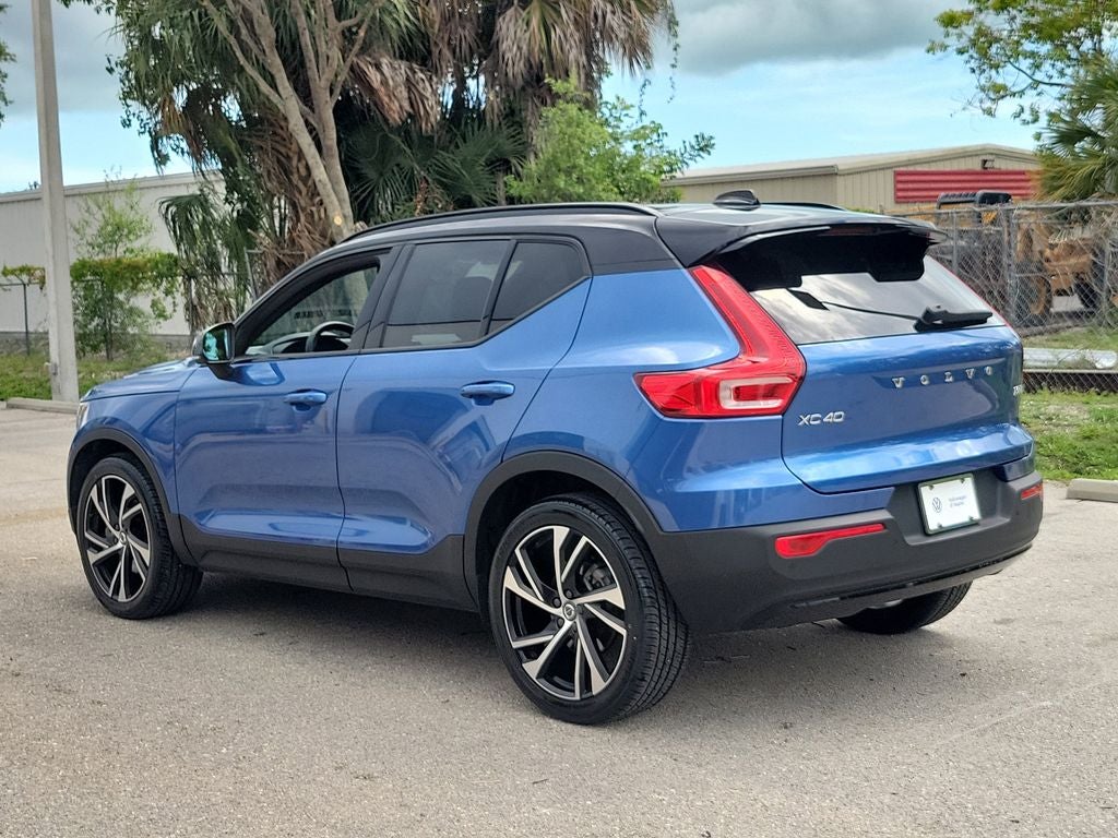 2021 Volvo XC40 — interior view