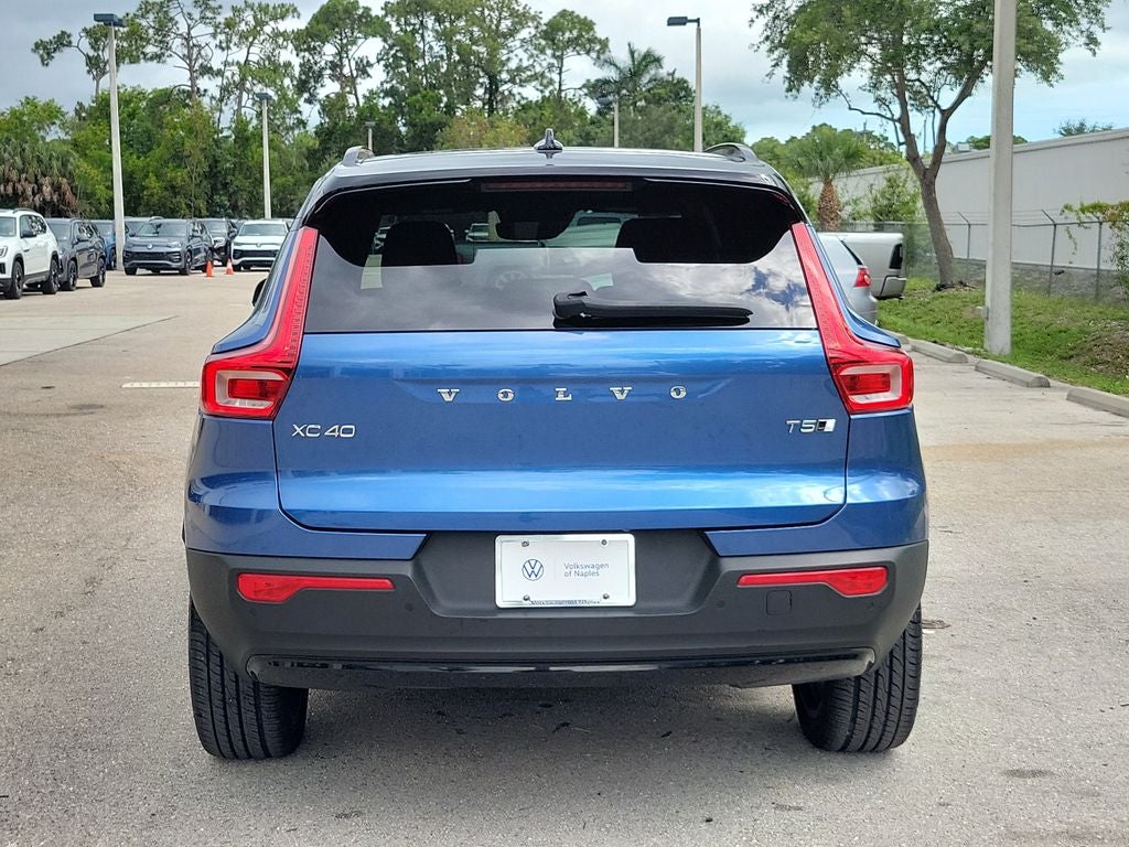 2021 Volvo XC40 — detail view